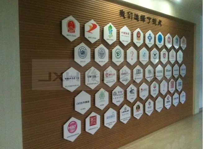 上海仿木纹背景企业LOGO墙效果展示
